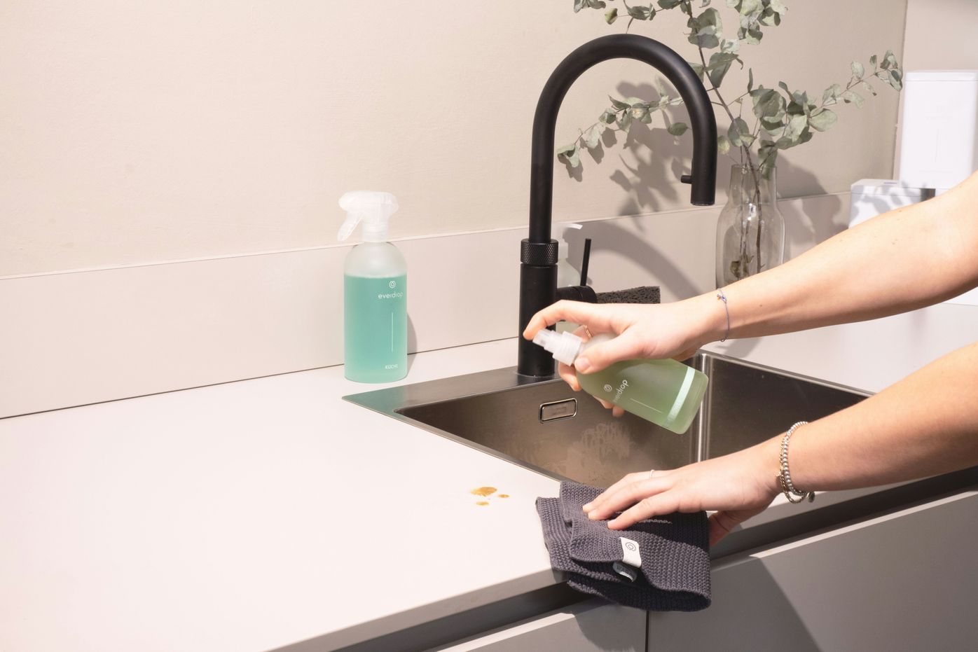 Bedroom Deep Cleaning Service by Spotless Cleaning MI